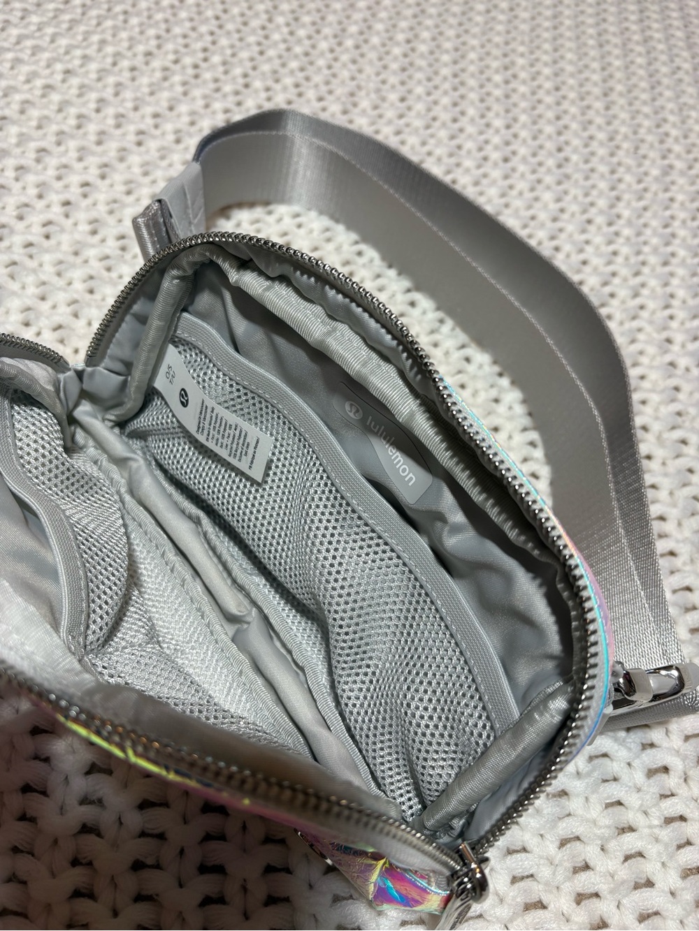 RARE! lululemon iridescent everywhere belt bag 1L - Picture 7 of 12